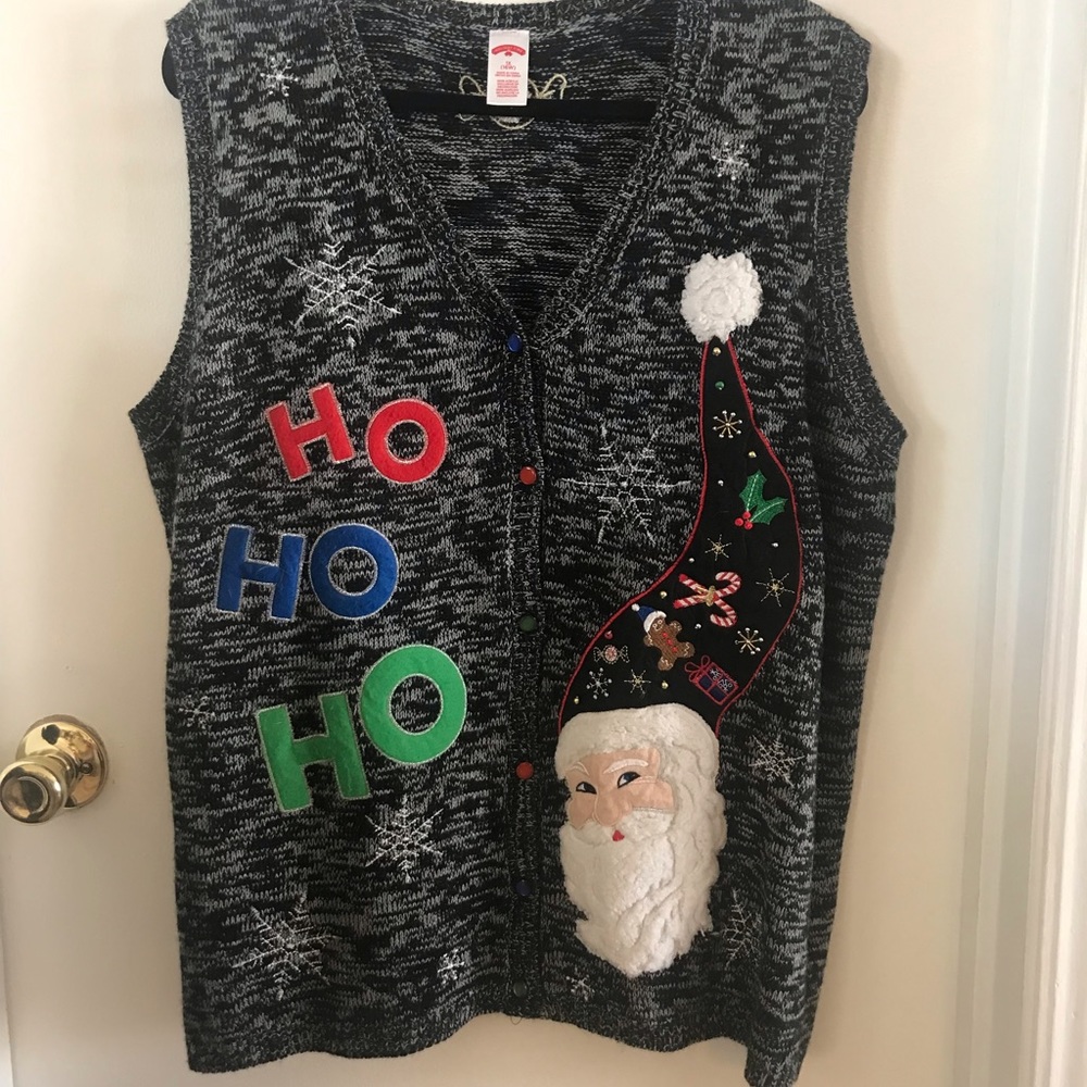 Beautiful Christmas vest size 1X make this part of your wardrobe